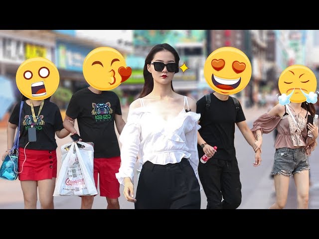 1 Hour of Walking in China as Super Model