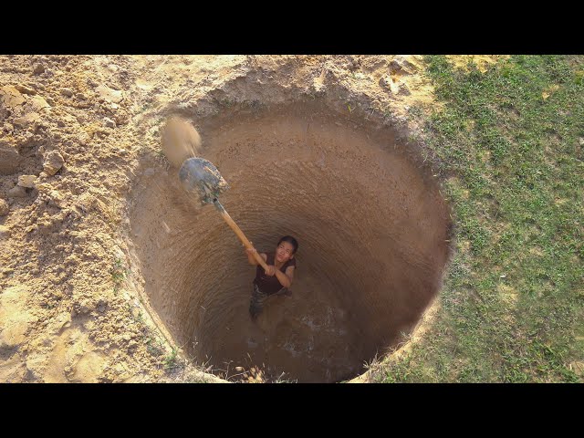 Girl Living Off The Grid and Built Deep Hole Water Well 2022