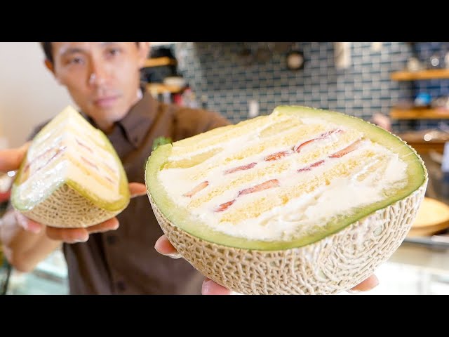 Process of making big melon cakes! Japanese cake shop!
