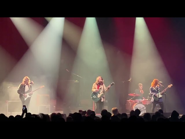 Picture Parlour Norwegian Wood, Live at L’Olympia, Paris, May 3rd 2024