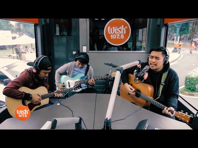 December Avenue performs "Eroplanong Papel" LIVE on Wish 107.5 Bus