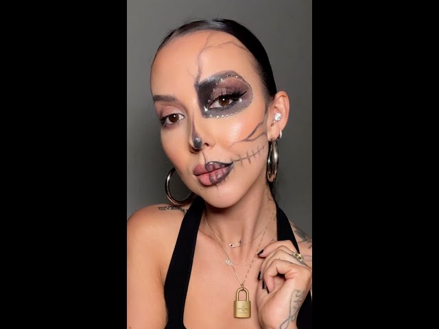 The Easiest Halloween Makeup Look 🎃