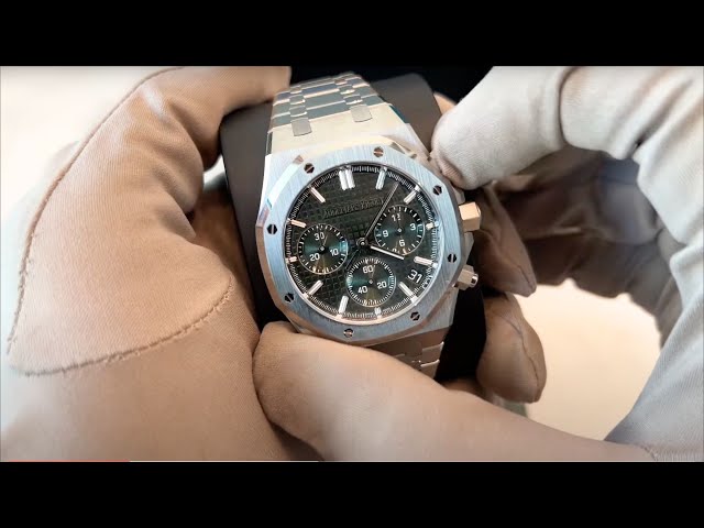 What I like about this Audemars Piguet Royal Oak chronograph green dial 26240ST.OO.1320ST.08