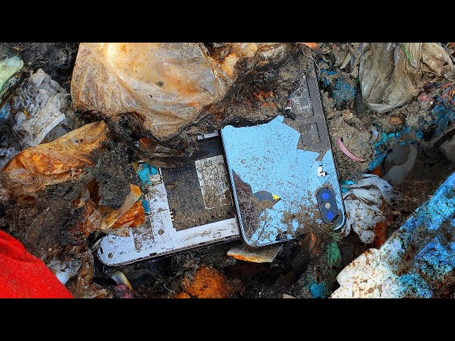 Found a lot of broken phones in the rubbish | Restoration destroyed abandoned phone