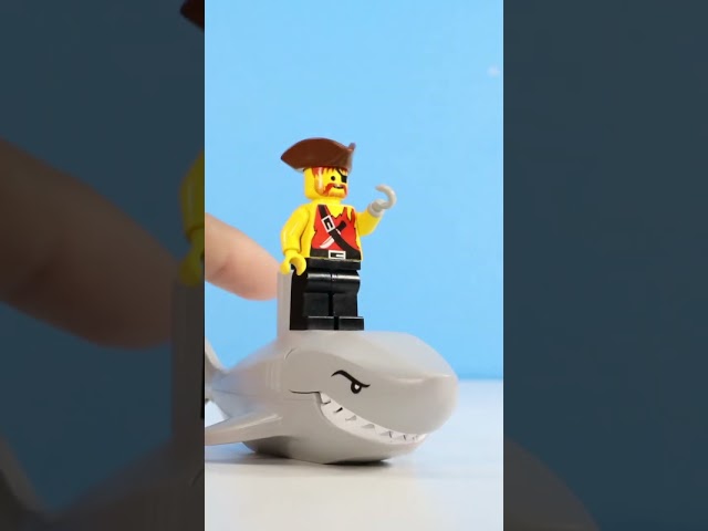 OLD LEGO PIRATE Minifigure From 1996 | AI WAR Day 28