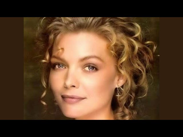 13 Sexy Photos of Michelle Pfeiffer