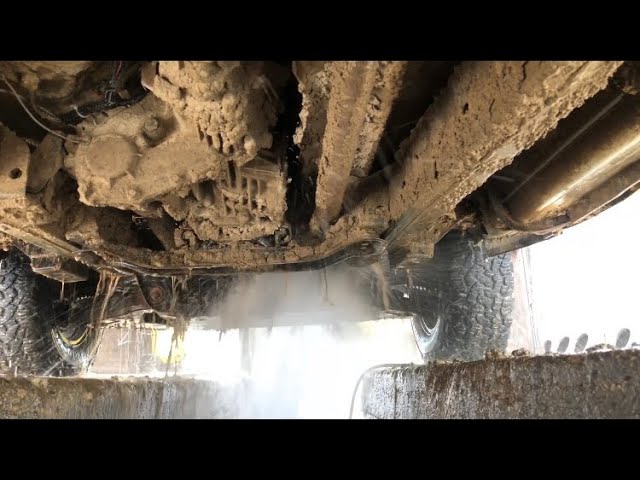 MUDDY BATH! How to wash DIRTY 4x4 OFF ROAD JEEP ? #engine CLEAN 🧼 #ASMR