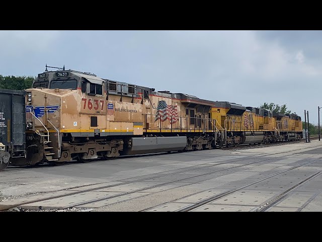 UP C44ACM 6276 leads a rock train in San Antonio, TX