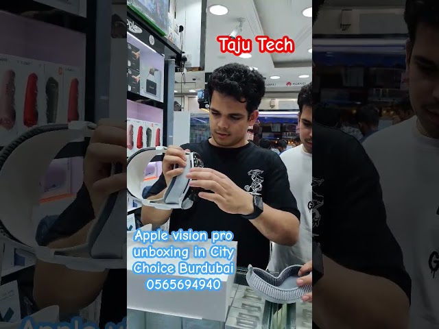 Apple Vision Pro unboxing with happy Customer in City Choice Burdubai #cheapest #dubai #trending