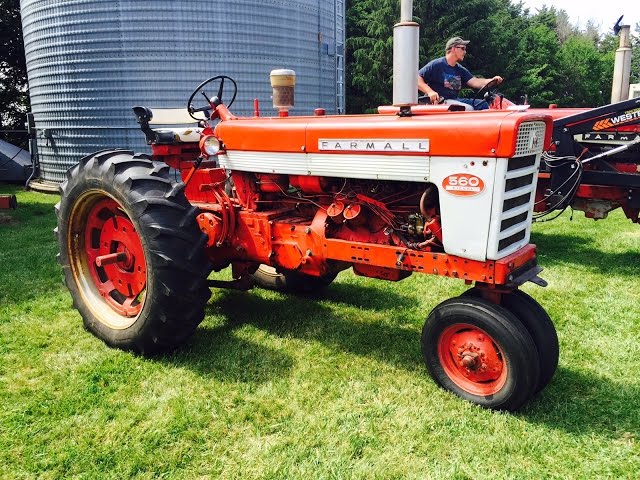 1961 IHC 560 Tractor Sold for $5,900 on Nebraska Farm Auction
