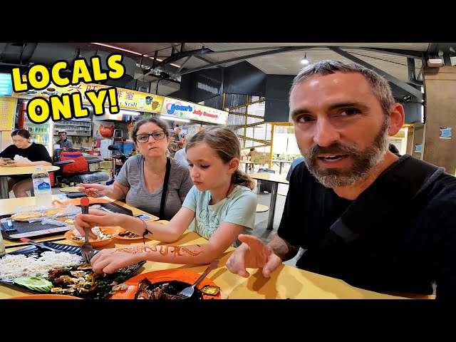 CHEAPER FOOD OPTIONS at a LOCAL HAWKER CENTRE in SINGAPORE 🇸🇬 | Sims Vista Market & Food Centre 49
