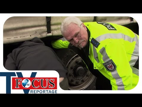 Schrott-LKW auf der A12: Die Schwerlastkontrolleure | Focus TV Reportage