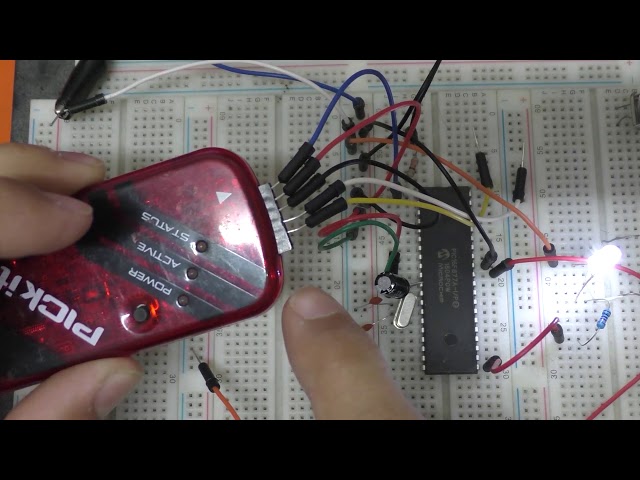 PIC microcontroller practical course - 04 [PICkit3 ICSP]