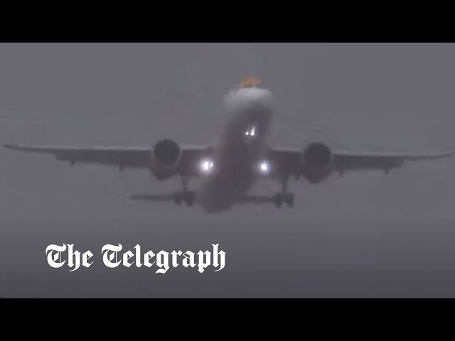 Storm Nelson: Moment easyJet plane aborts Gatwick landing in extreme weather