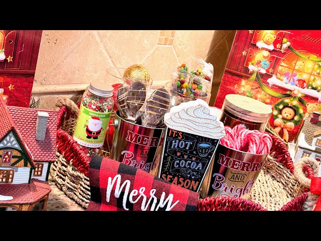 Decorate with me for Christmas// Decorate my kitchen // Hot chocolate Bar