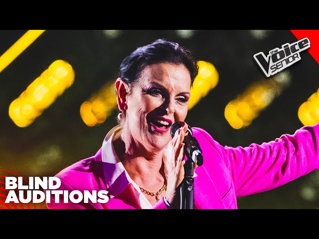 Rosanna canta “Il Tuo Bacio È Come Un Rock” di Celentano | The Voice Senior 4 | Blind Auditions