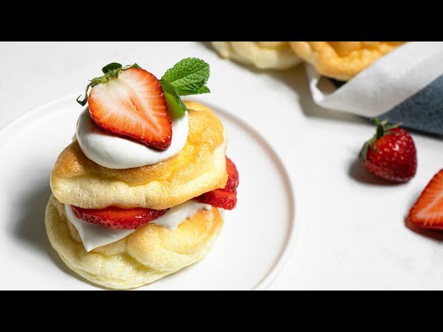 Easy Keto Strawberry Shortcake [Made with Cloud Bread]
