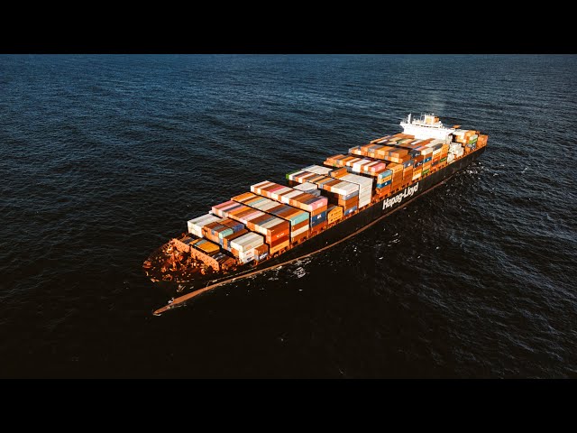 Auslaufen mit dem Containerschiff Chicago Express aus Barcelona
