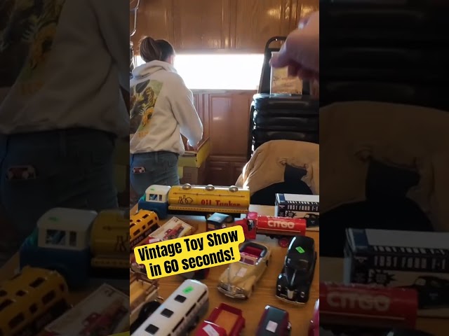 Vintage Toy Show in 60 seconds #toyhunting #toys goldenagecomics #vintagetoys