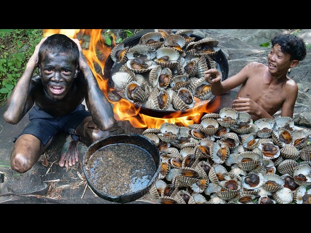 Primitive Technology - Cooking Big Roasted Oyster For Food At The Waterfall