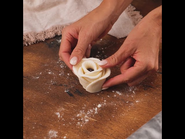 How To Make Flower Shaped Dough 🥟