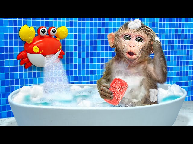 KiKi Monkey play Bubble bath in the toilet and eat yummy Ice cream with Ducklings | KUDO ANIMAL KIKI