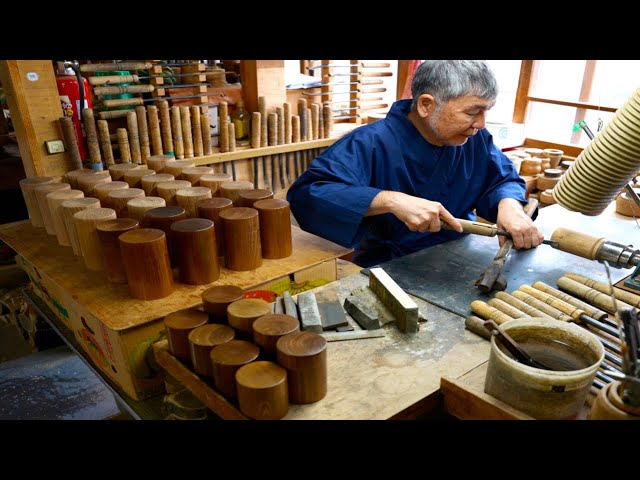 The Japanese tea caddy making process. A tea caddy made by an 89-year-old female craftsman and son.