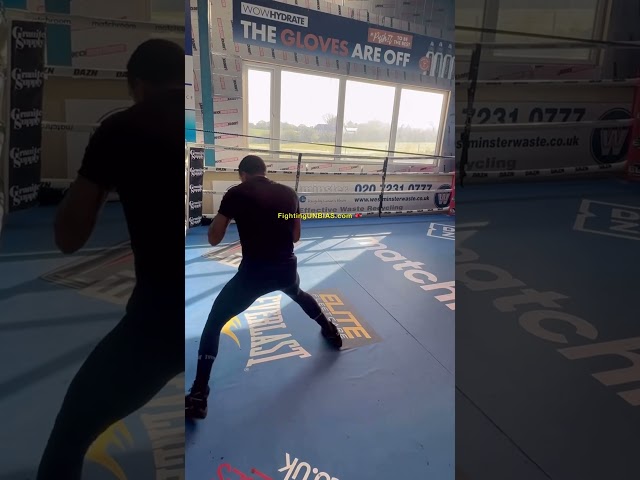 MIKE TYSON STYLE 🔥🥊 CONOR BENN TRAINING #shorts #boxing #viral SPEED POWER