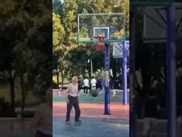 Wholesome Old Man Hoopin’ 🔥