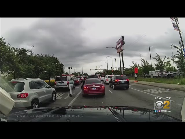 Caught On Dashcam, A Frightening Shootout As Man Is Stuck In Traffic