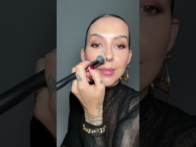 How I touch up my makeup + plus take it from Day 🌞to Night 🕺🏻✨