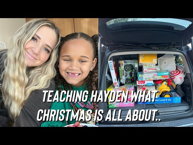 The best day teaching my girl what Christmas is all about!❤️🎁🎄 #christmastime #christmasspirit