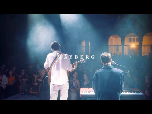 "oh mayberg" als duo-version in einer kirche in köln, oktober 2022