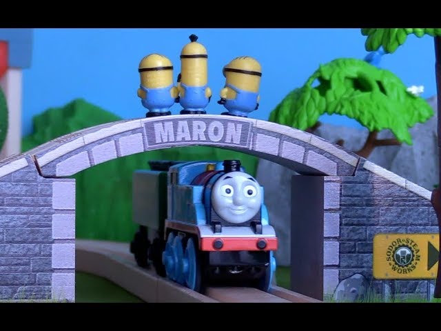 Thomas the Train Video - Wooden Coal Hopper Figure 8 Set Minons
