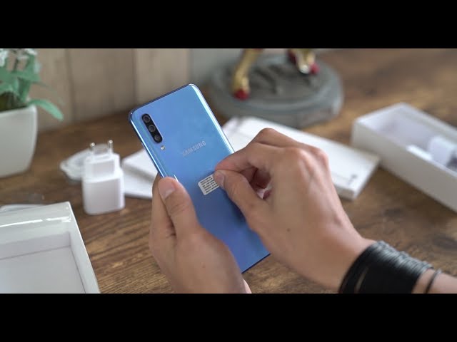 Unboxing Samsung Galaxy A70 Versi Retail Indonesia