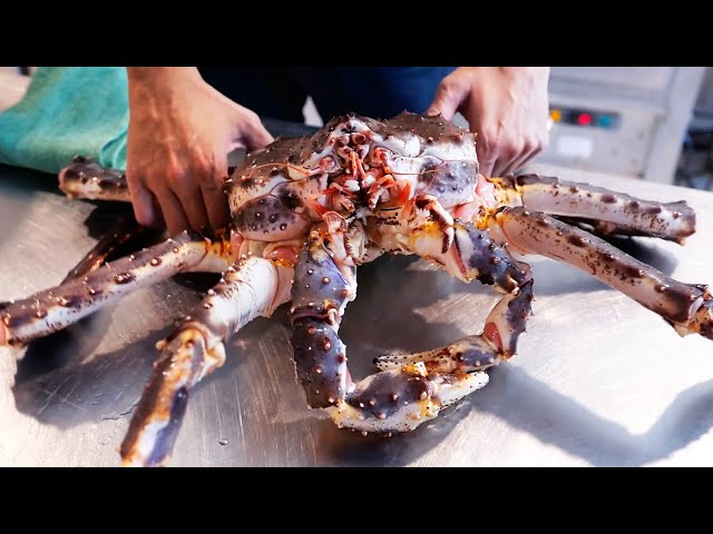 Thai Food - GIANT ALASKAN KING CRAB Cooked Two Ways Eats Payao Bangkok Seafood Thailand