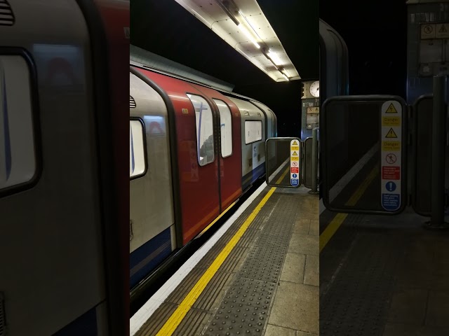London Underground Victoria Line 2009 Stock Train Leaving Blackhorse Road 7 November 2023 #shorts