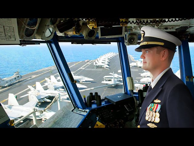 How Do CAPTAINS LIVE on Massive Aircraft Carriers?