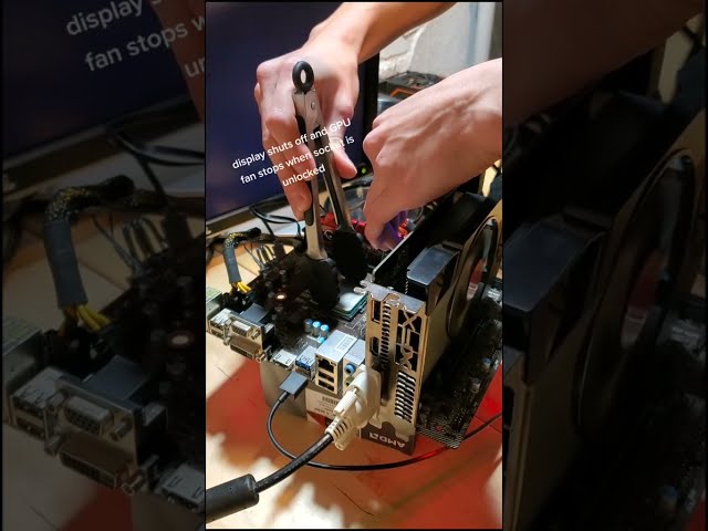 removing a CPU from a running computer #shorts