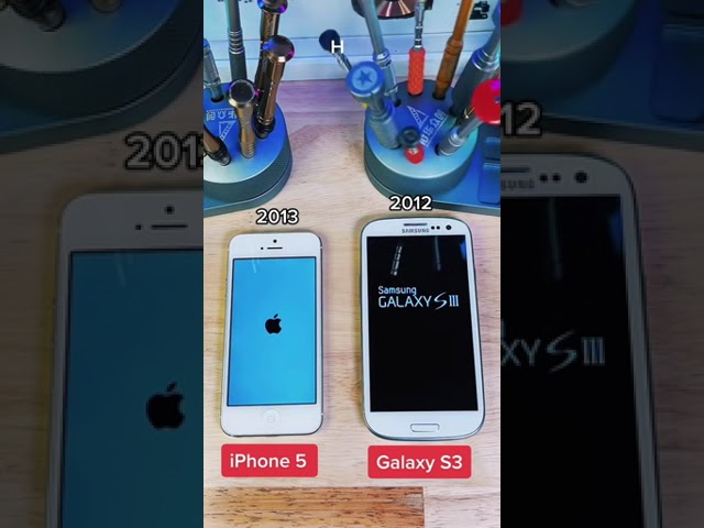 Samsung S3 vs iPhone 5 which one turn on first?                #poweron #phones #test #galaxy
