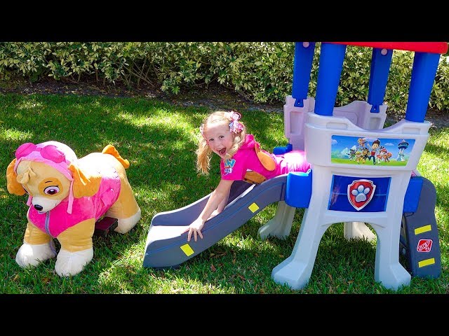 Nastya saves toys patrol puppy