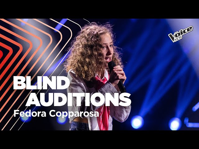 Fedora come Hermione Granger fa una magia sul palco | The Voice Kids Italy | Blind Auditions