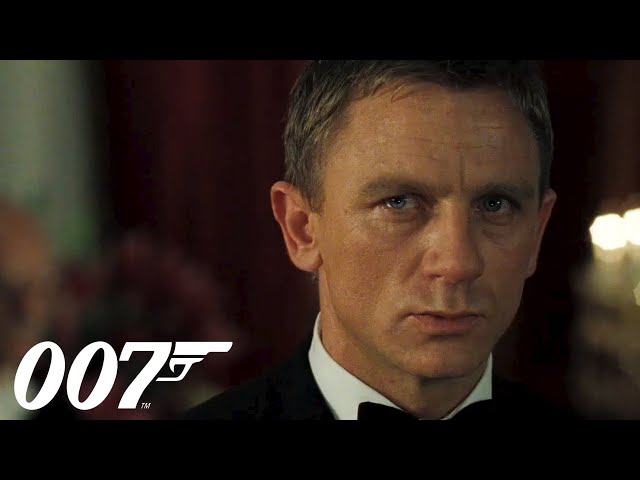 CASINO ROYALE | Bond and Felix Leiter Meet On The Staircase