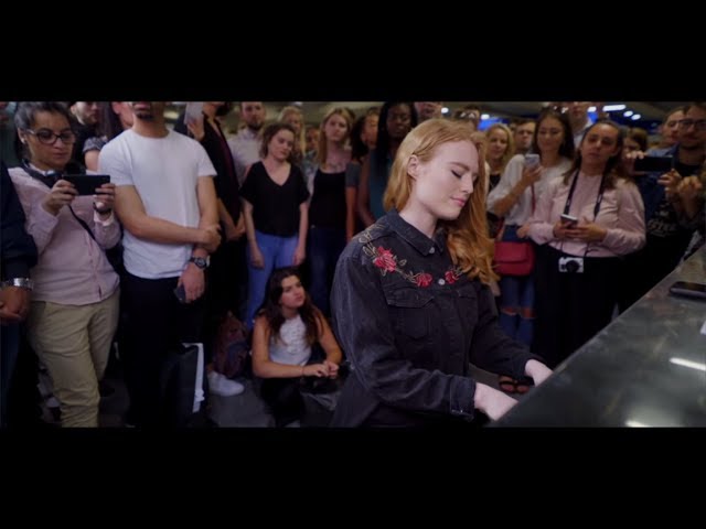 Freya Ridings - Lost Without You (Live at Tottenham Court Road Underground Station)