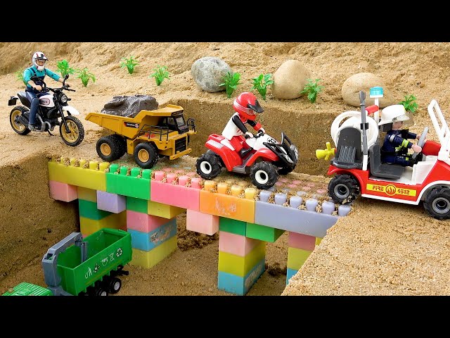 Construction Vehicles Toys Build Bridge Blocks with Dump Trucks, Road Roller