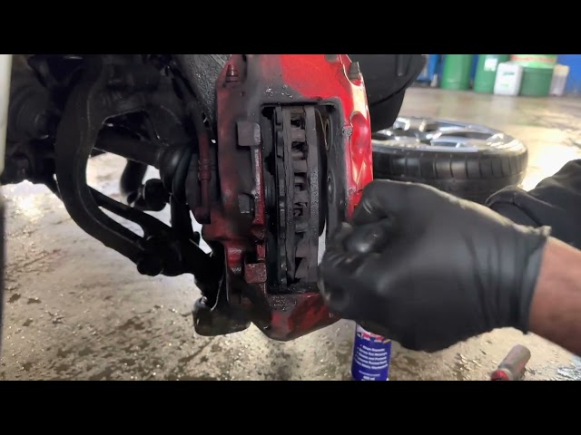 How to change front brake pads on Land Rover Range Rover sport newer models@zmmotors1