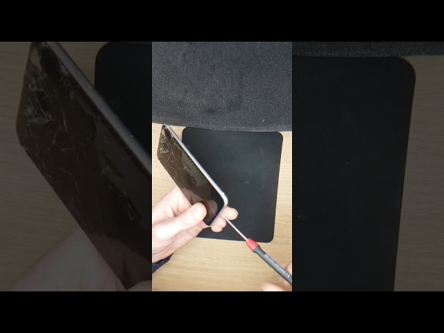 Apple Iphone 6 black - Removing LCD cover