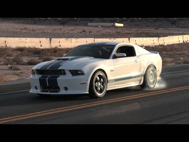 2011 FORD MUSTANG  SHELBY GT350 MASSIVE BURNOUT!!!