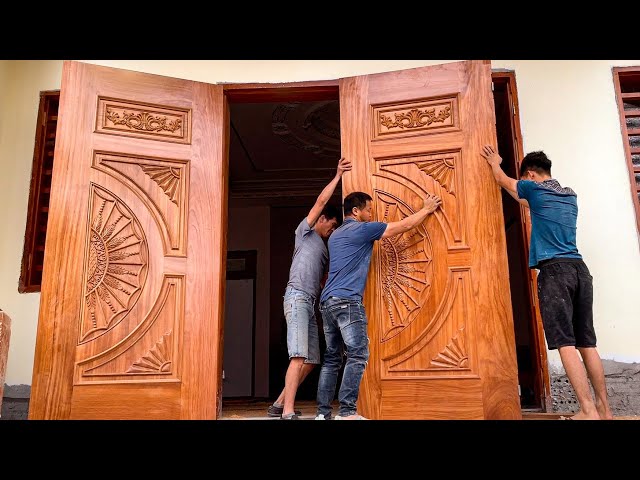 Skillful Craftsman Skills - Beautiful Design And Decoration Of Large Wooden Doors !