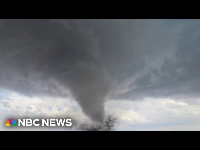 More than a dozen tornadoes reported in Nebraska and Texas